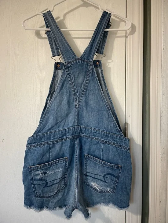American Eagle Outfitters Medium Wash Denim Short Overalls Front Bibs Size XS - Picture 3 of 6